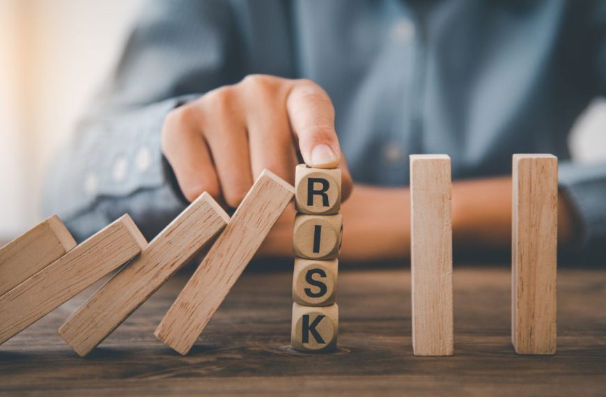 12 IT Outsourcing Risks and Ways to Manage Them 