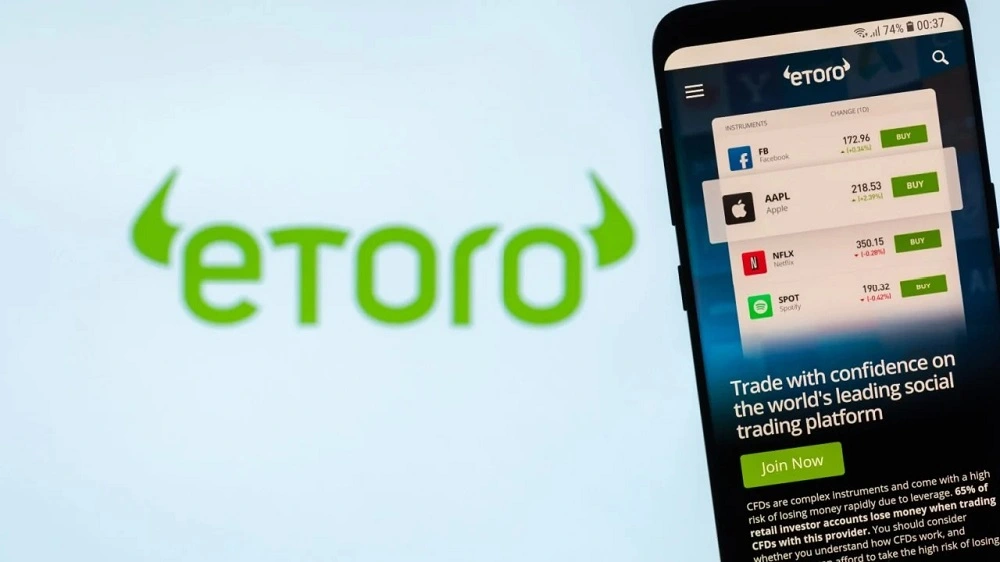 eToro fintech app
